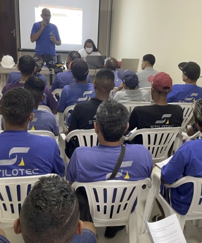 Equipe Stilotec em treinamento